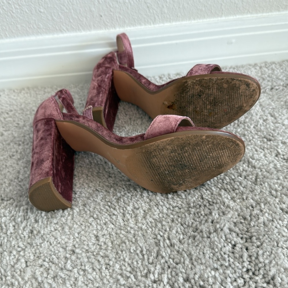 Steve Madden Carrson Pink Velvet Women's Heels - Picture 6 of 8